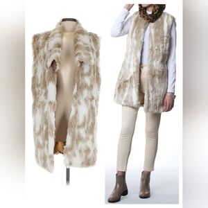 Comme: Faux Fur Vest in Beige and White